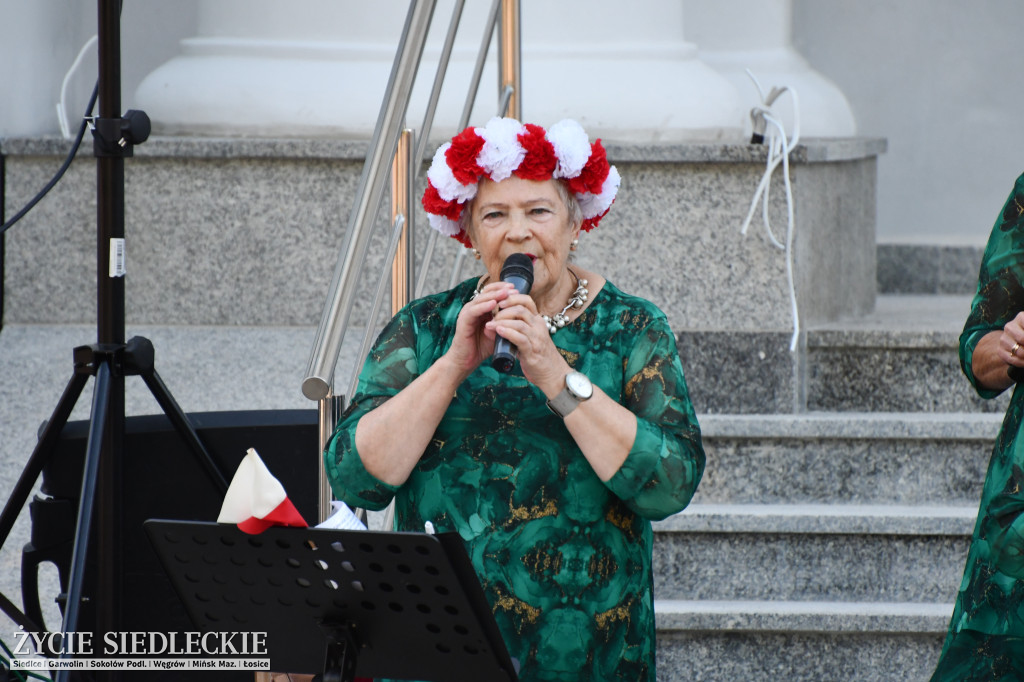Seniorynki w hołdzie Powstańcom