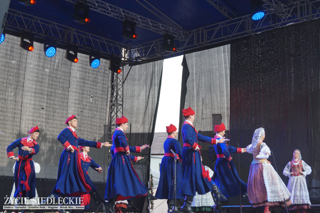 Kalejdoskop Barw Polski z zespołem Mazowsze