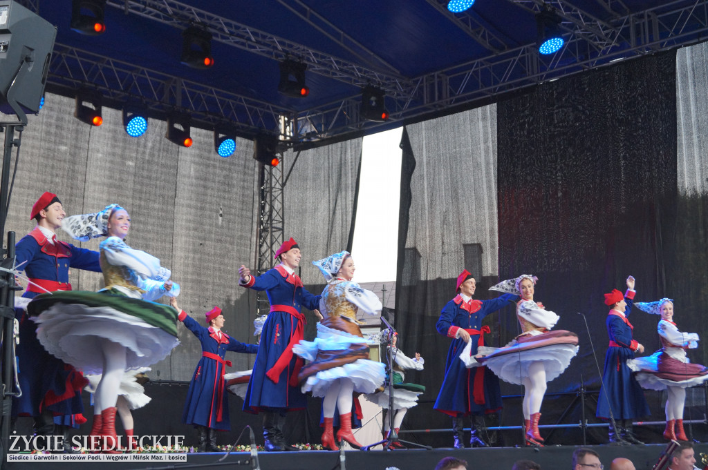 Kalejdoskop Barw Polski z zespołem Mazowsze