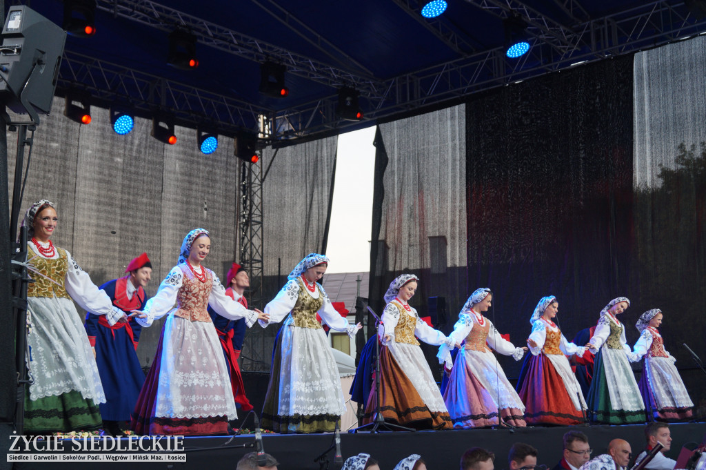 Kalejdoskop Barw Polski z zespołem Mazowsze