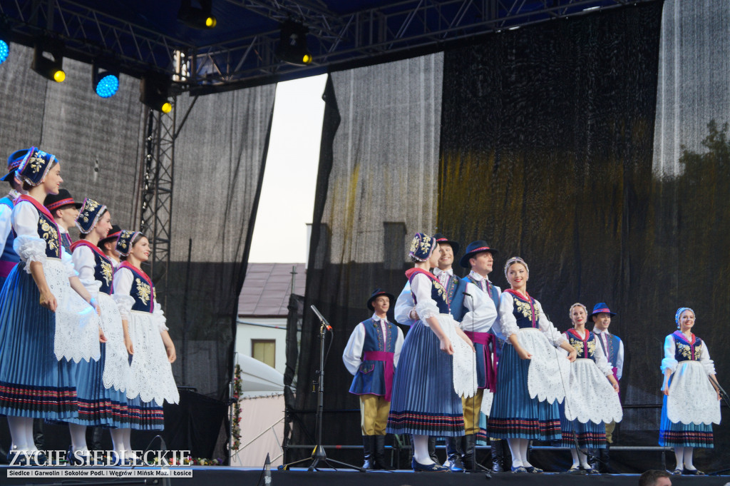 Kalejdoskop Barw Polski z zespołem Mazowsze