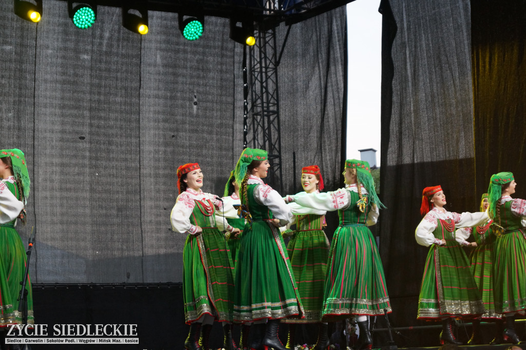 Kalejdoskop Barw Polski z zespołem Mazowsze