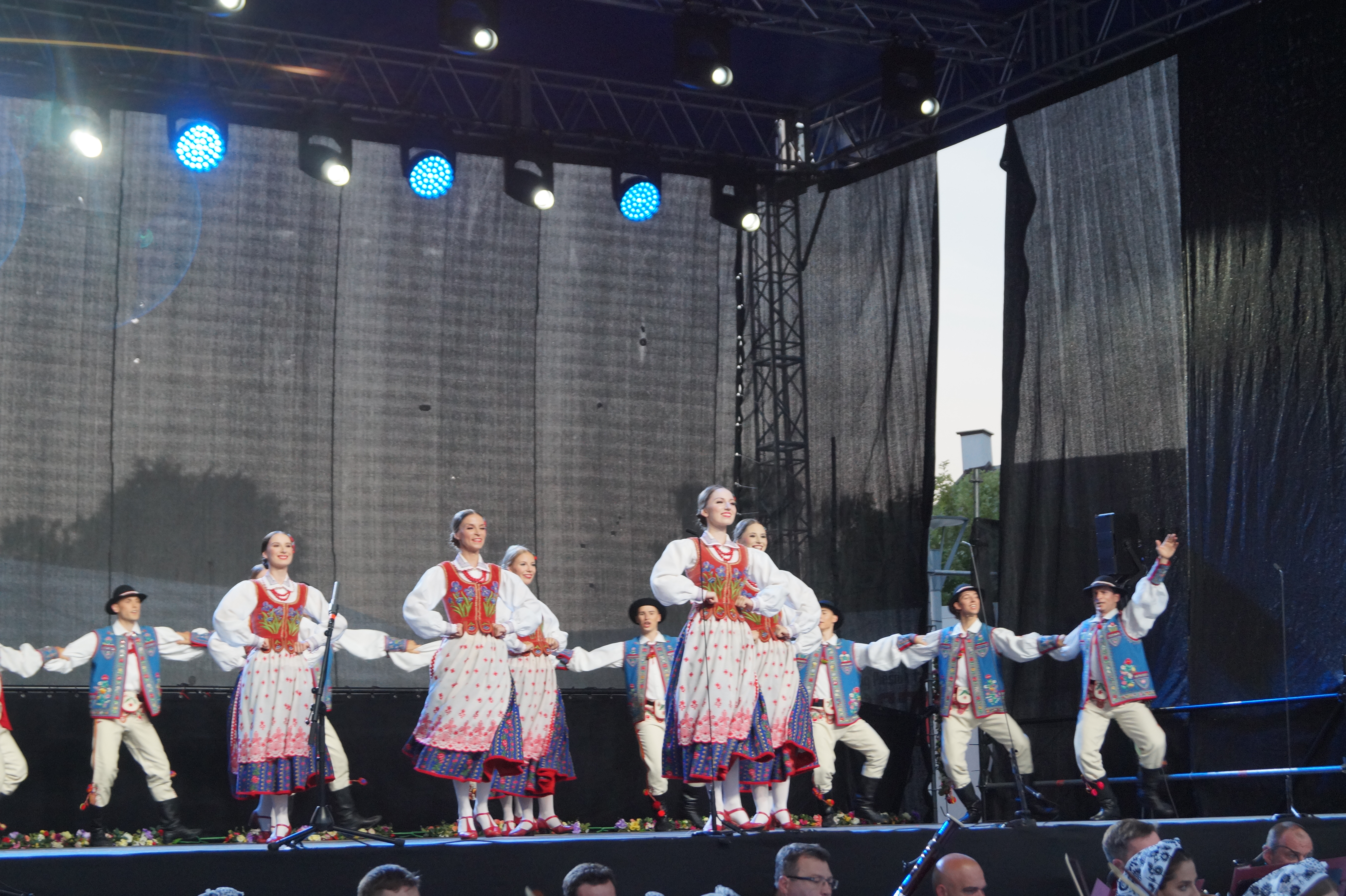 Kalejdoskop Barw Polski z zespołem Mazowsze