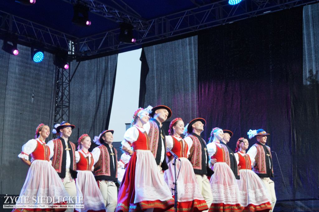 Kalejdoskop Barw Polski z zespołem Mazowsze