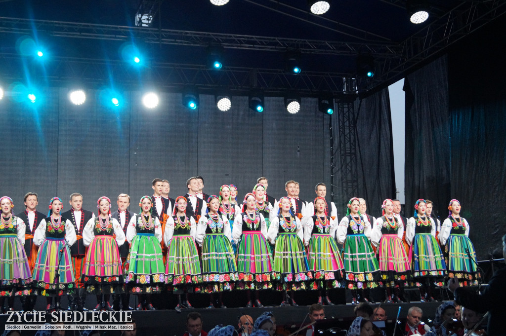 Kalejdoskop Barw Polski z zespołem Mazowsze
