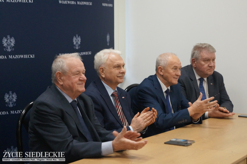 Czeki dla samorządów rozdane