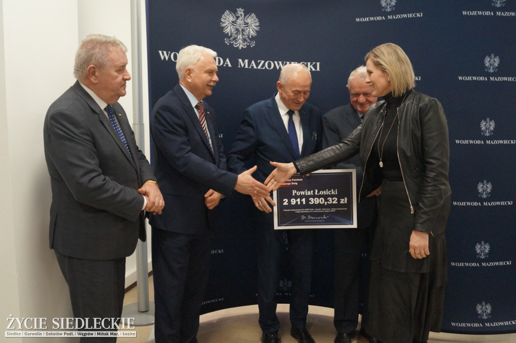 Czeki dla samorządów rozdane