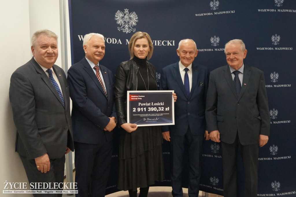 Czeki dla samorządów rozdane