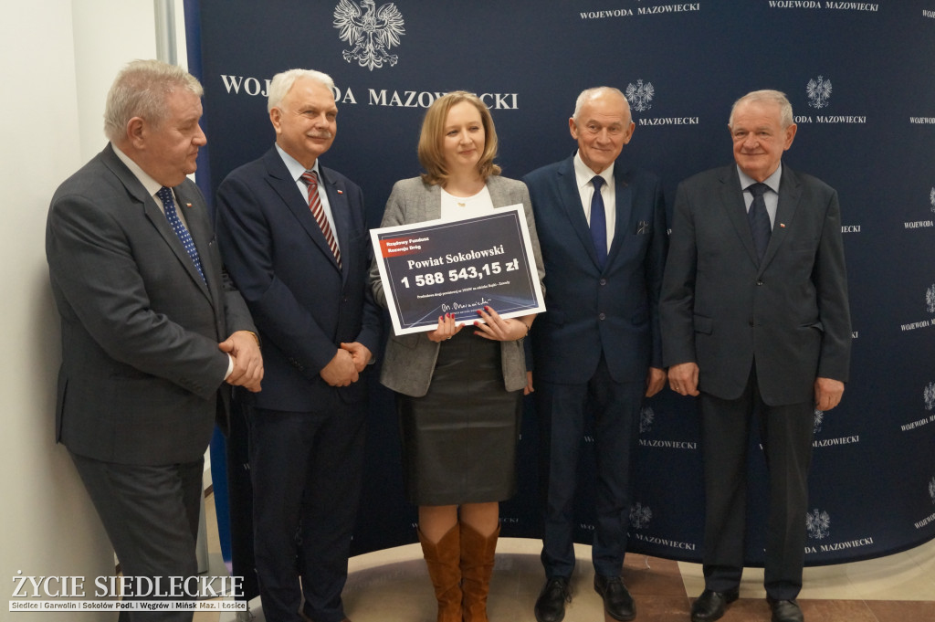 Czeki dla samorządów rozdane
