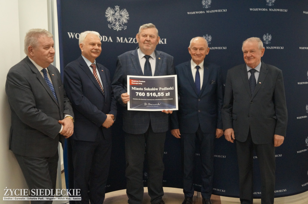 Czeki dla samorządów rozdane