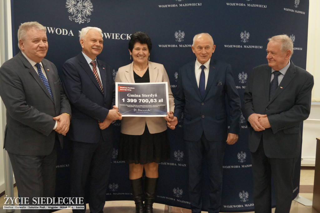 Czeki dla samorządów rozdane