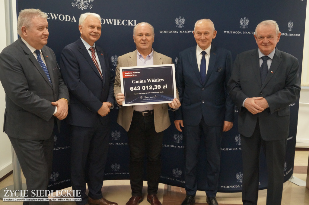 Czeki dla samorządów rozdane