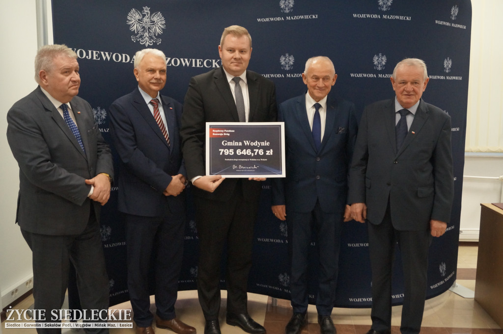 Czeki dla samorządów rozdane