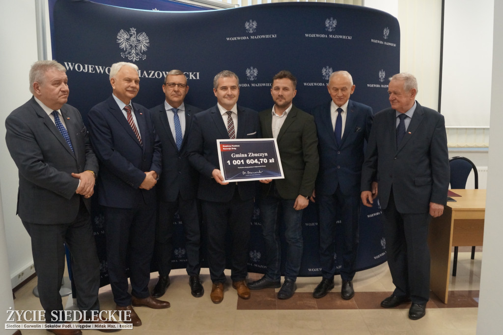 Czeki dla samorządów rozdane