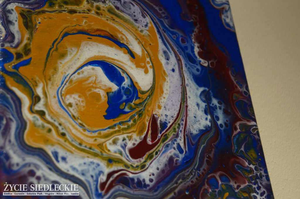 Wernisaż wystawy pouring art
