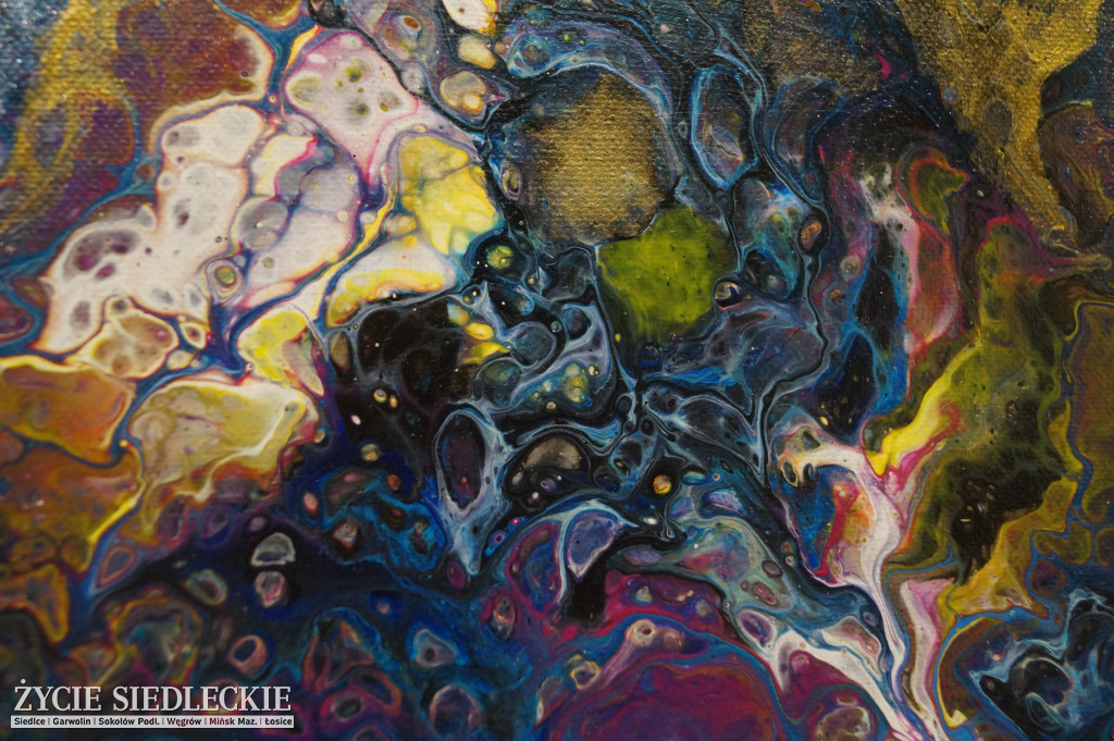 Wernisaż wystawy pouring art