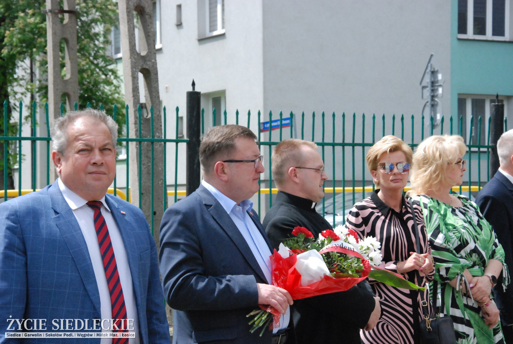 Odsłonięcie muralu przy SP nr 5