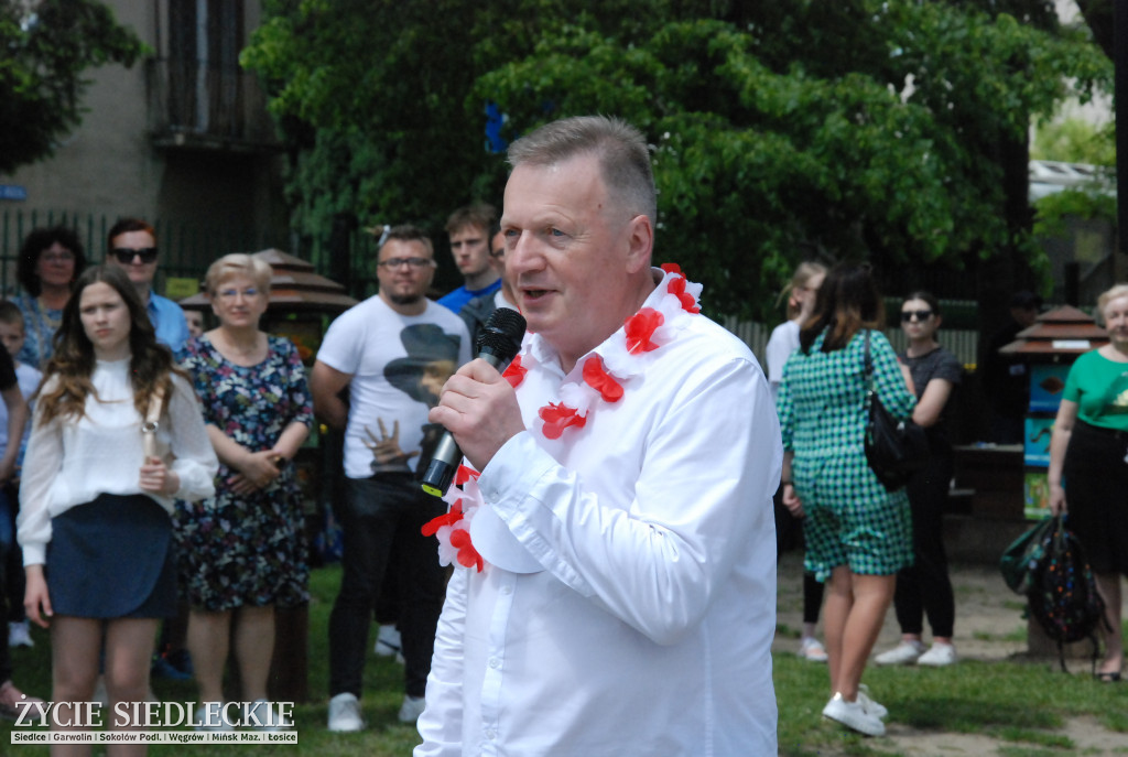 Odsłonięcie muralu przy SP nr 5