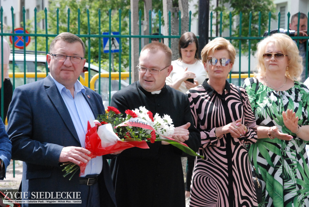 Odsłonięcie muralu przy SP nr 5
