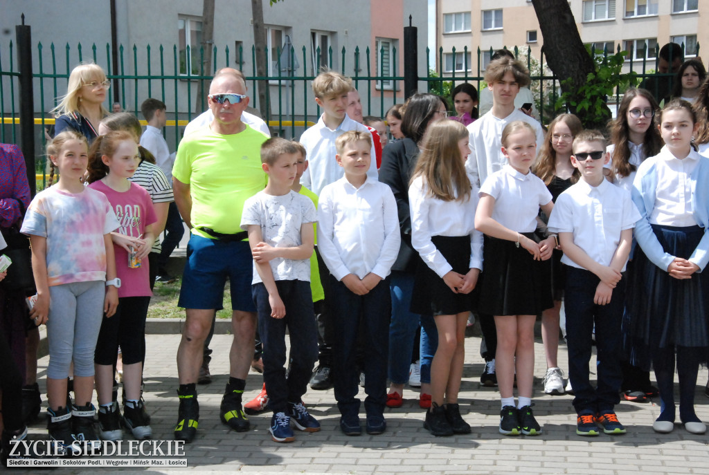 Odsłonięcie muralu przy SP nr 5
