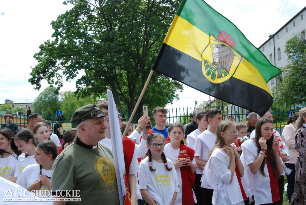 Odsłonięcie muralu przy SP nr 5