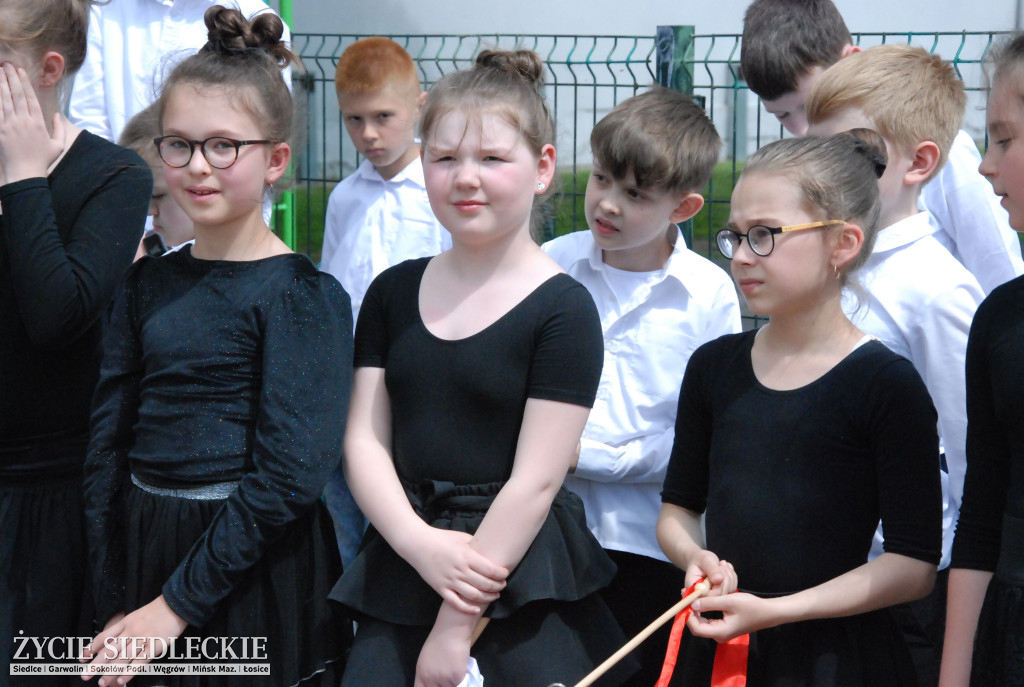 Odsłonięcie muralu przy SP nr 5
