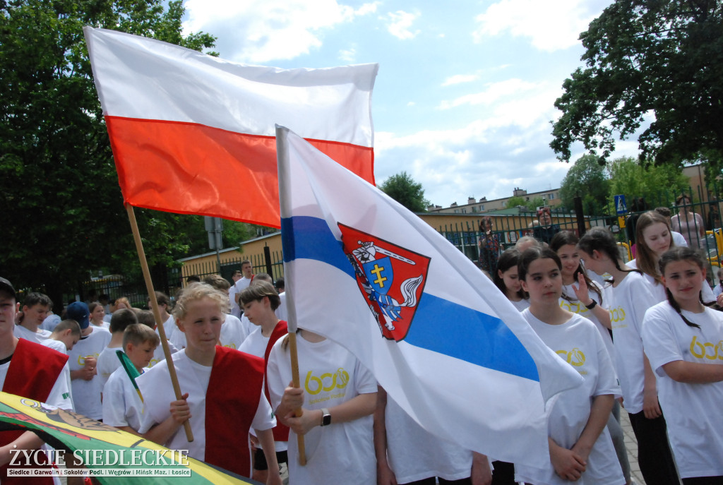 Odsłonięcie muralu przy SP nr 5