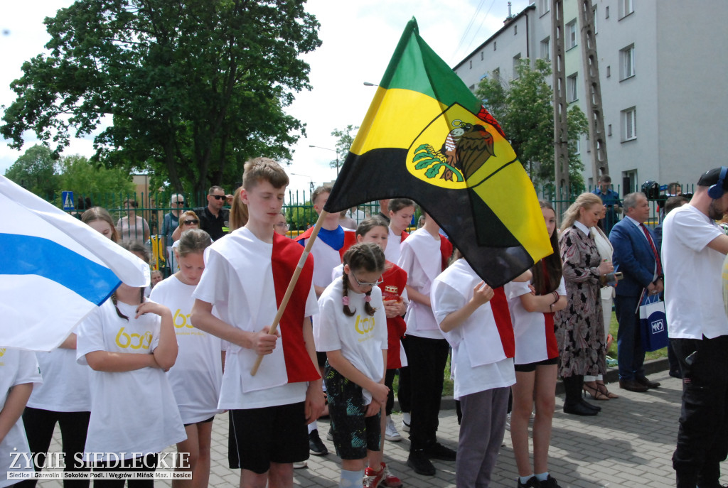Odsłonięcie muralu przy SP nr 5