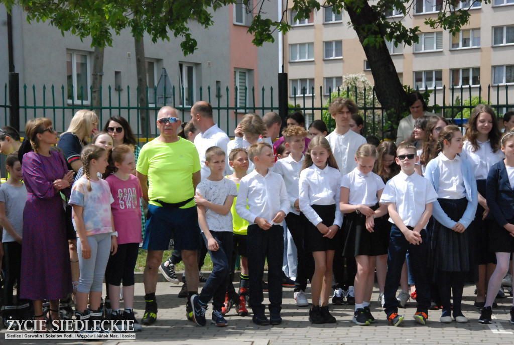 Odsłonięcie muralu przy SP nr 5
