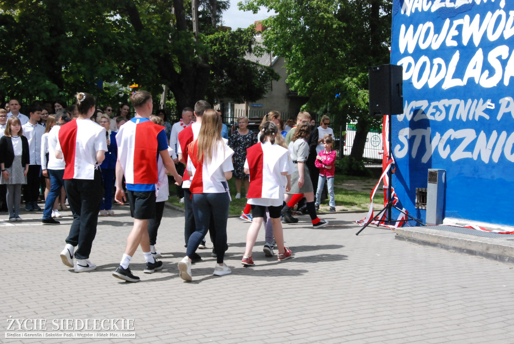 Odsłonięcie muralu przy SP nr 5