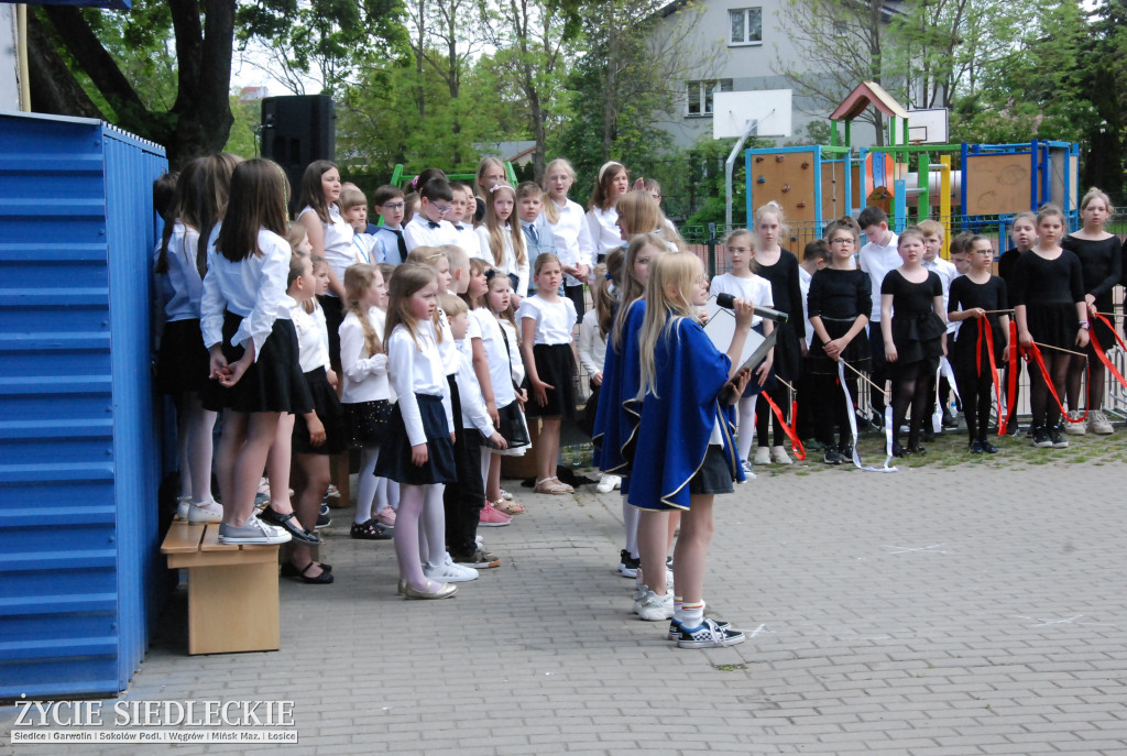 Odsłonięcie muralu przy SP nr 5