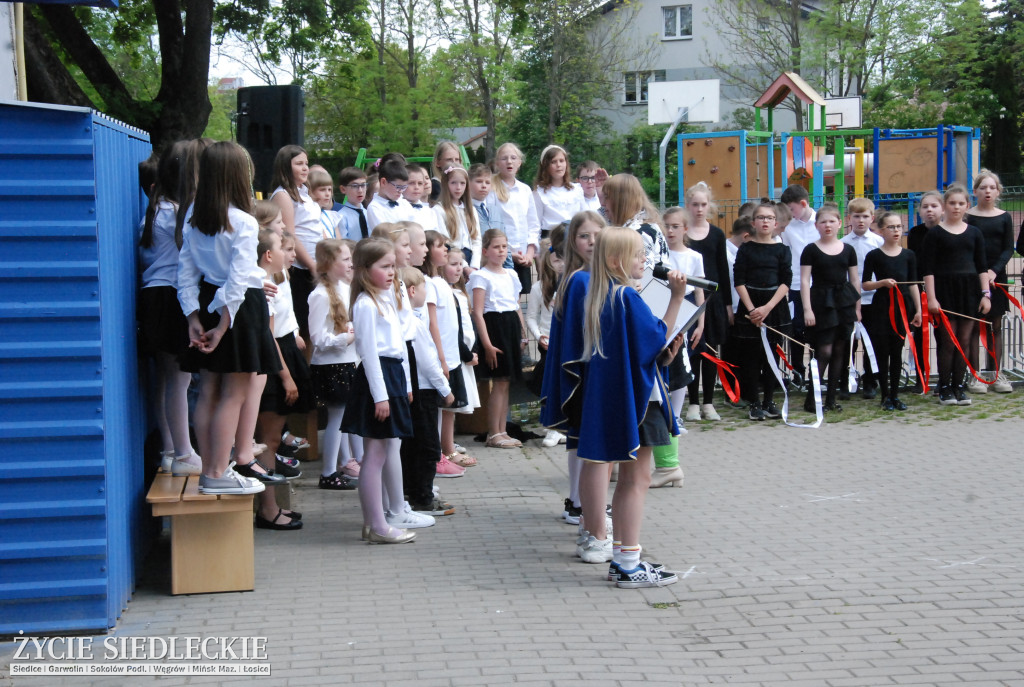 Odsłonięcie muralu przy SP nr 5
