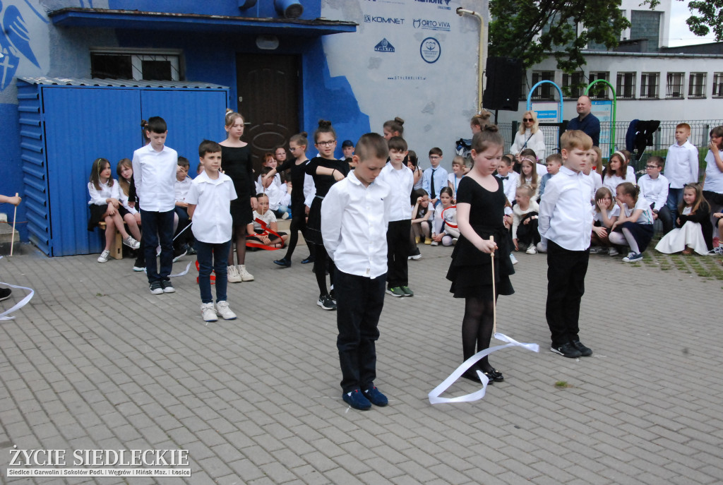 Odsłonięcie muralu przy SP nr 5