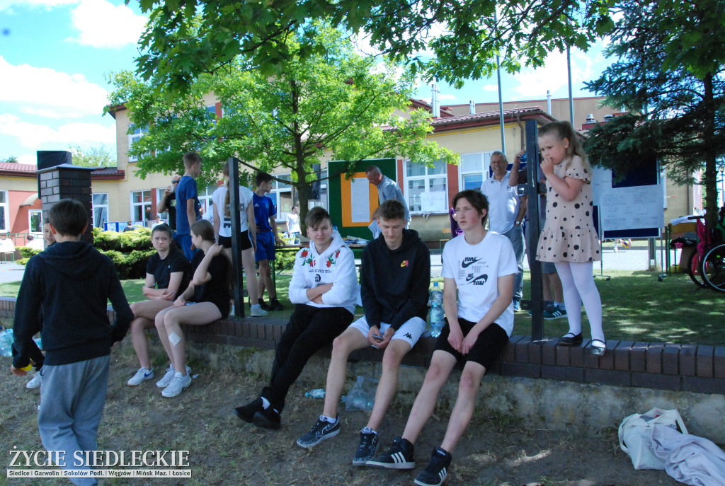 Piknik ze sportem w tle
