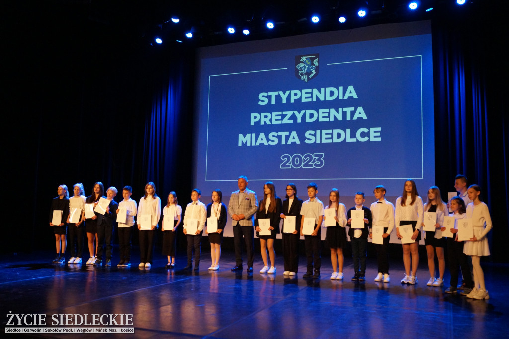 Stypendia rozdane