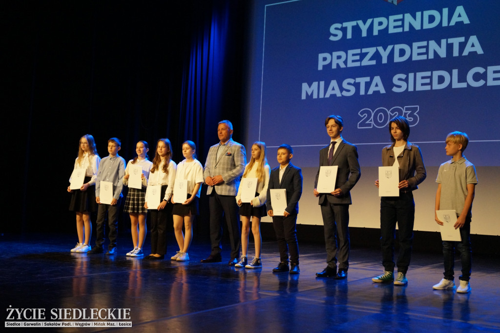 Stypendia rozdane