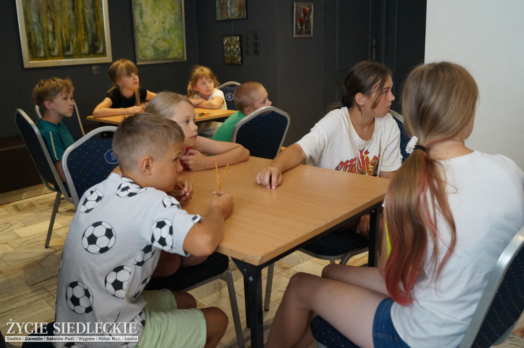 Warsztaty plastyczne i teatralno-wokalne w CKiS