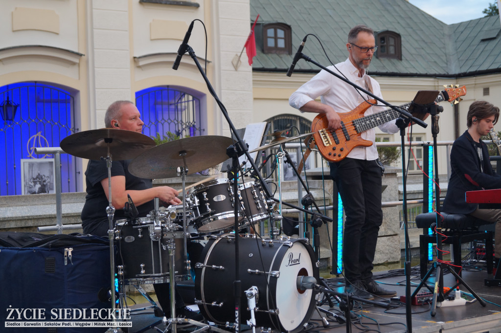 Koncert Marka Andrzejewskiego i Grupy Niesfornych