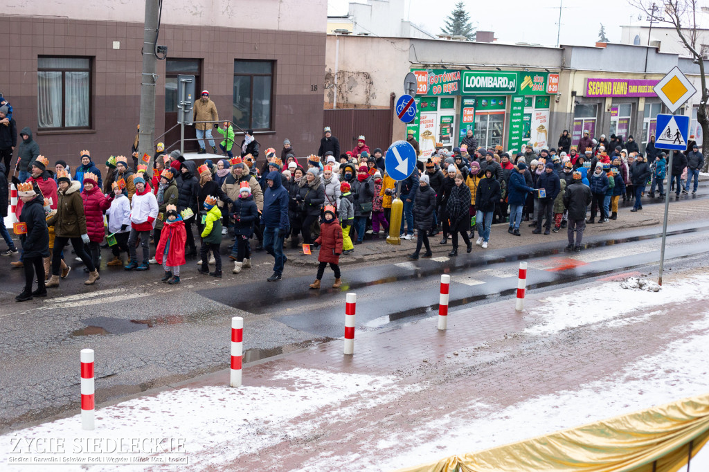 Orszak Trzech króli ulicami miasta