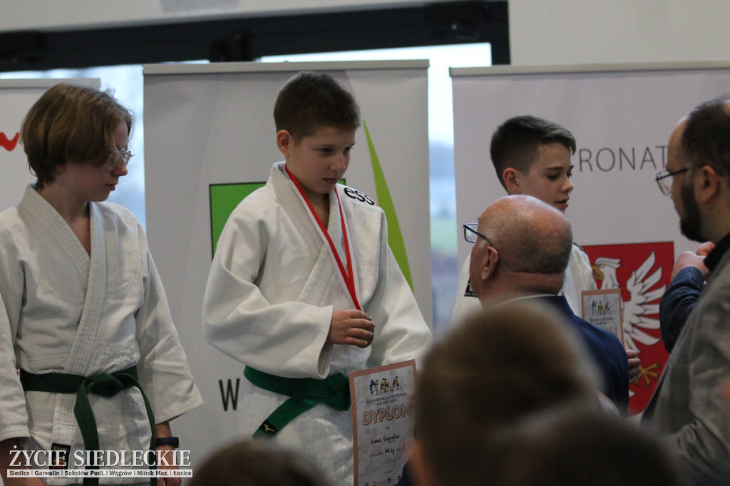 Międzynarodowa gala zapasów judo sumo w Strzale