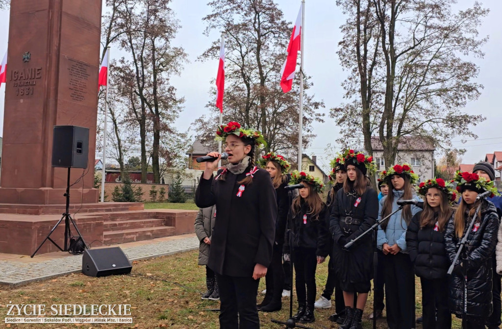 Obchody centralne pod pomnikiem