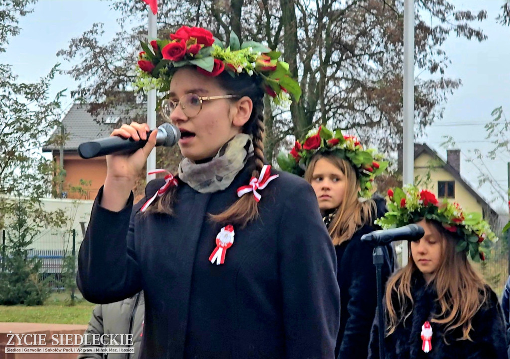 Obchody centralne pod pomnikiem