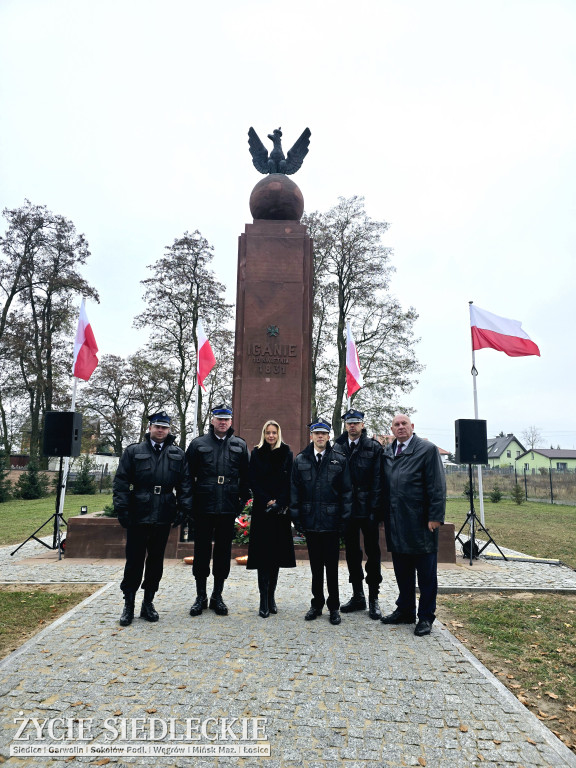 Obchody centralne pod pomnikiem