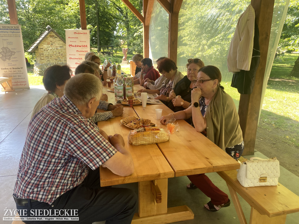 Warsztaty  Medialne z Kamerą na Mazowszu: Edycja: Dwór w Dąbrowie