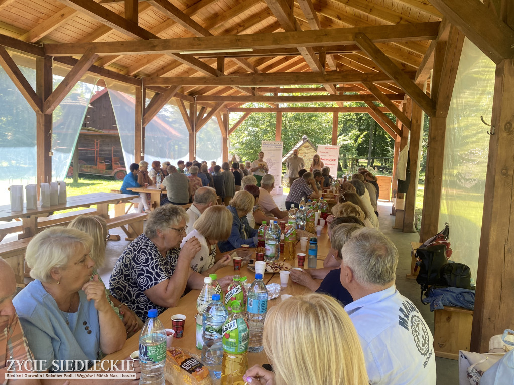 Warsztaty  Medialne z Kamerą na Mazowszu: Edycja: Dwór w Dąbrowie