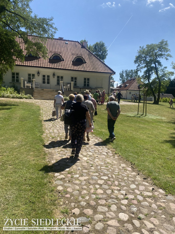 Warsztaty  Medialne z Kamerą na Mazowszu: Edycja: Dwór w Dąbrowie