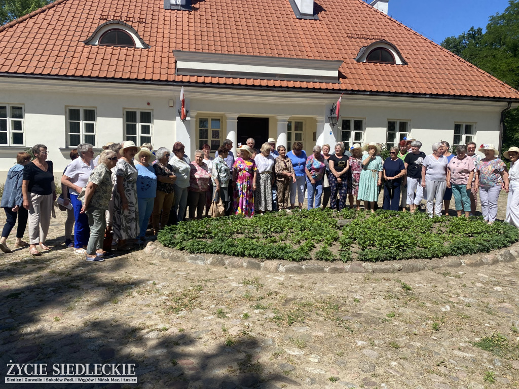 Warsztaty  Medialne z Kamerą na Mazowszu: Edycja: Dwór w Dąbrowie