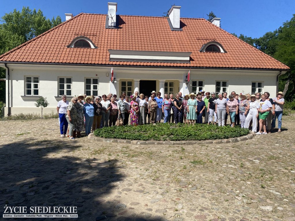Warsztaty  Medialne z Kamerą na Mazowszu: Edycja: Dwór w Dąbrowie