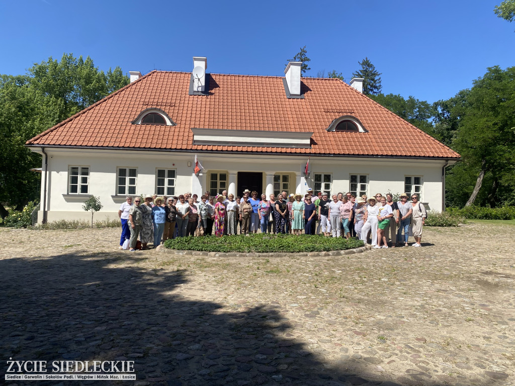 Warsztaty  Medialne z Kamerą na Mazowszu: Edycja: Dwór w Dąbrowie