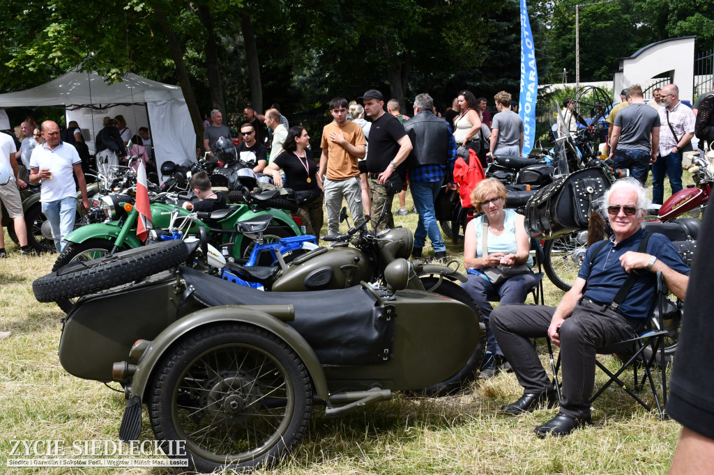 XVI Zlot Pojazdów Zabytkowych- MROWISKO 2025